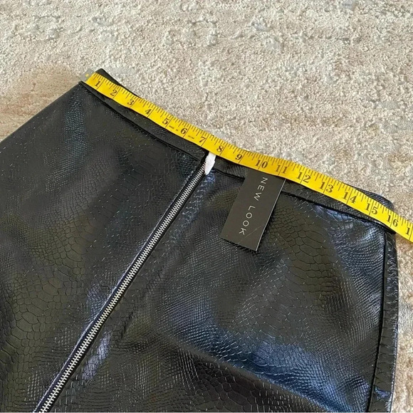 New Look NWT Faux Leather Mini Skirt Black Croc Embossed Full Zipper: 10 - Picture 5 of 8